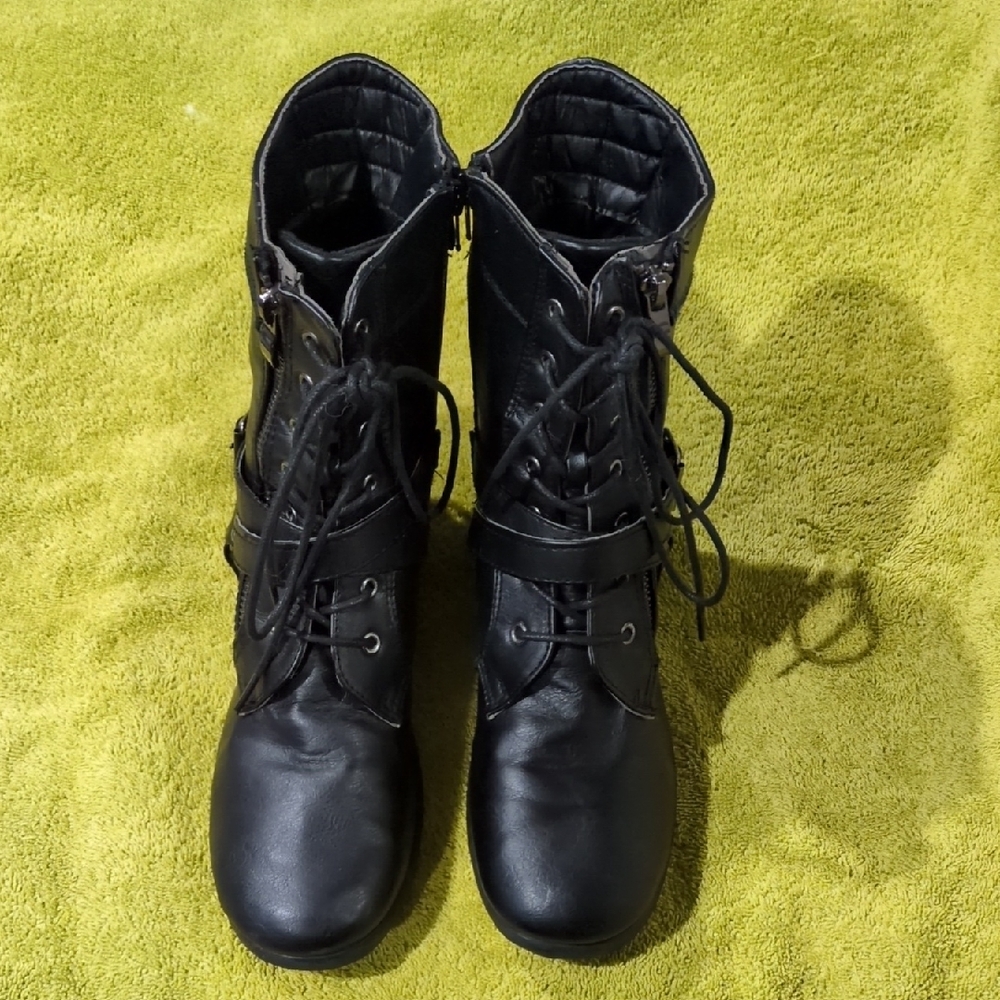 Elegant Black Lace-Up Women's Boots